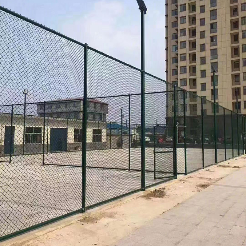 球场PE包塑围网